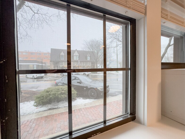 Building Photo - 373 Hazel Ave