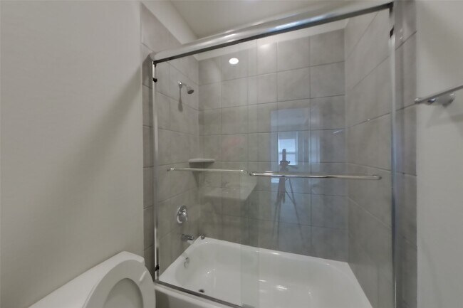 Building Photo - 2414 Cohorn Trl