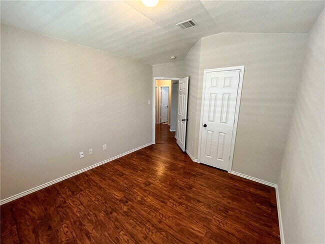 Building Photo - 1011 Burgess Dr