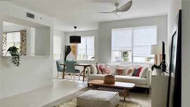 Building Photo - 11018 Legacy Dr