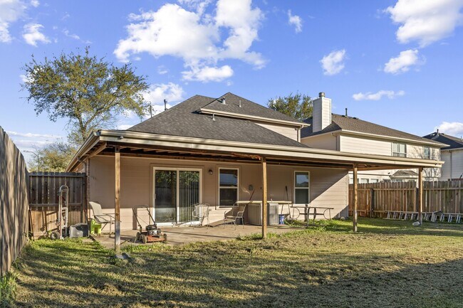 Building Photo - 16122 Taloncrest Dr