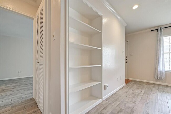 Building Photo - 2250 Bering Dr