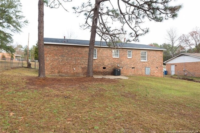 Building Photo - 923 Rancho Dr