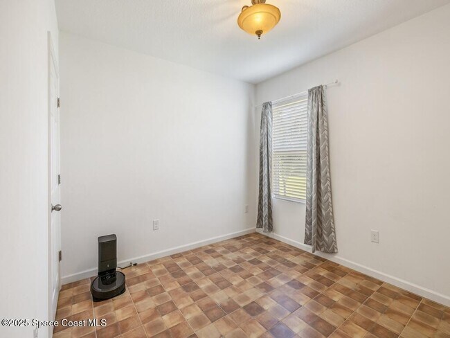 Building Photo - 1440 Lexington Square SW