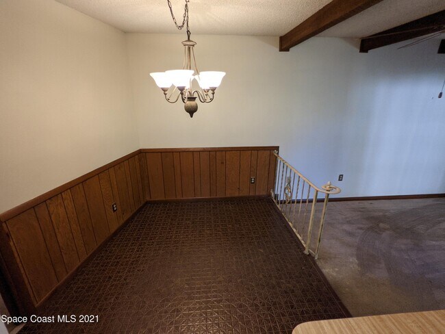 Building Photo - 4205 Grovewood Ln