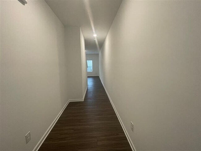 Building Photo - 1421 Ben Park Way