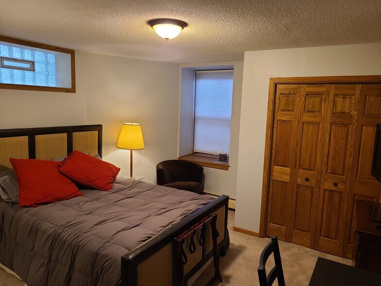 Bedroom - 1907 DuPont Ave S