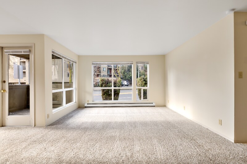 Building Photo - 12520 Roosevelt Way NE