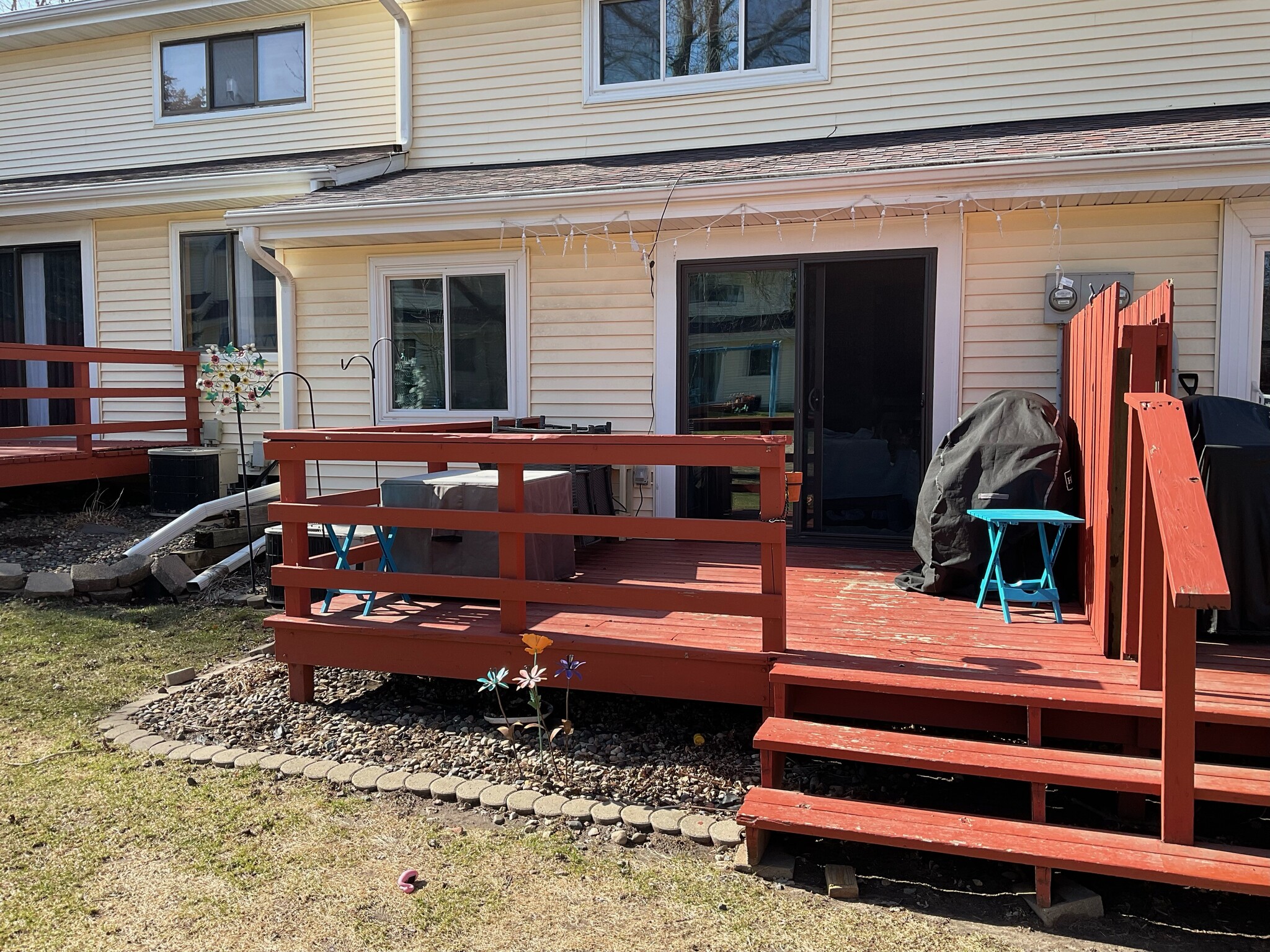 Building Photo - 1660 City View Dr