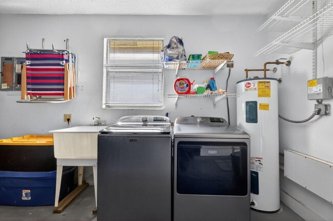 Building Photo - 870 NW 32nd Ave