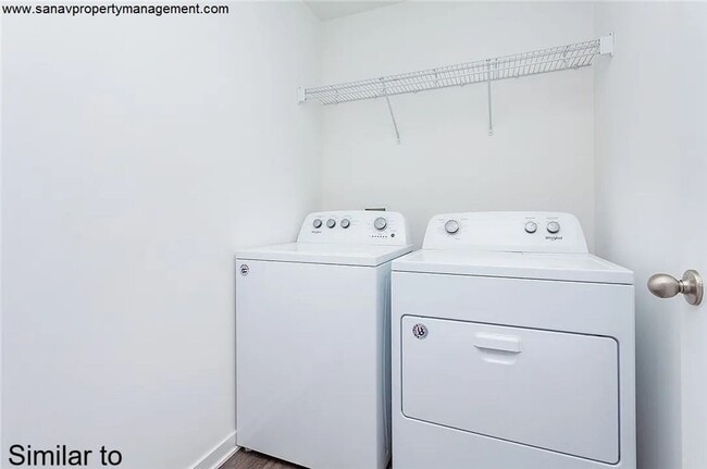 Building Photo - Spacious 4 Bedroom Home in Ankeny with 3-car garage & private backyard!!