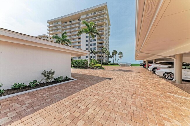 Building Photo - 603 Longboat Club Rd