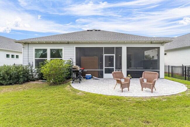 Building Photo - 119 Anastasia Cir