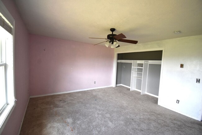 Building Photo - Spacious home on acreage and a Dairy Farm