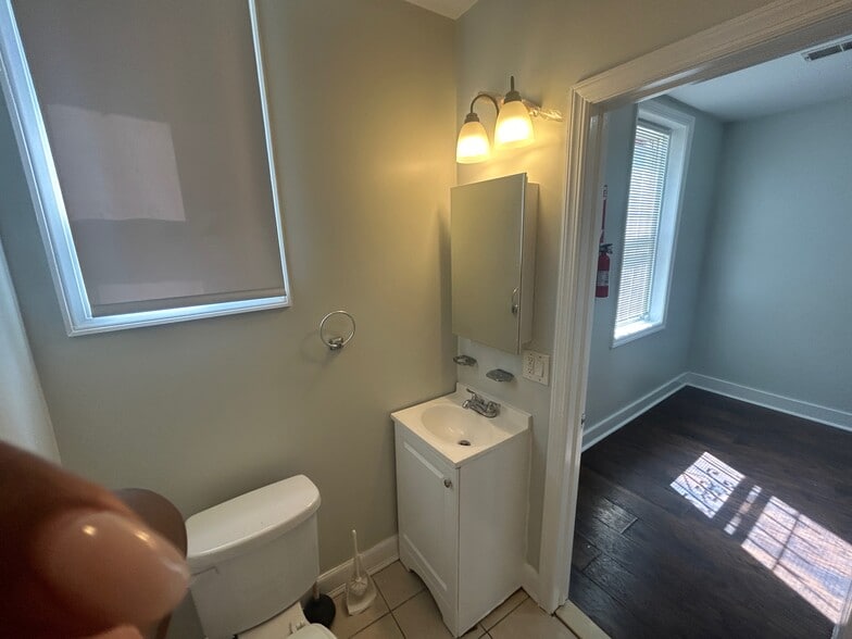 Bath - 152 Stuyvesant Ave