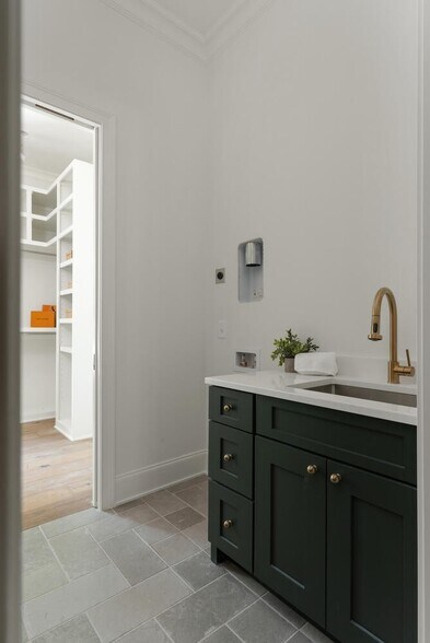 Building Photo - 4224 Granny White Pike