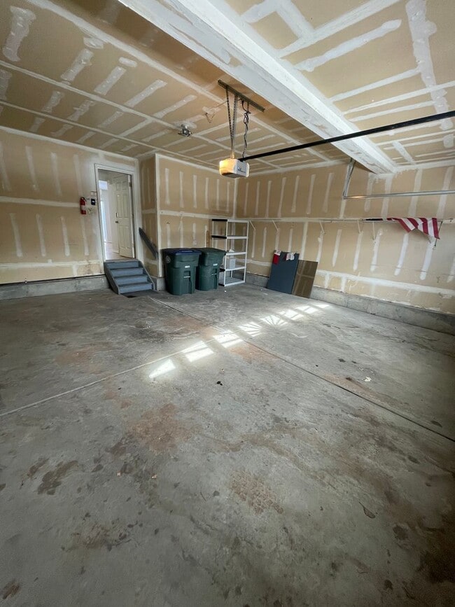 Building Photo - 2965 E 109th Ave