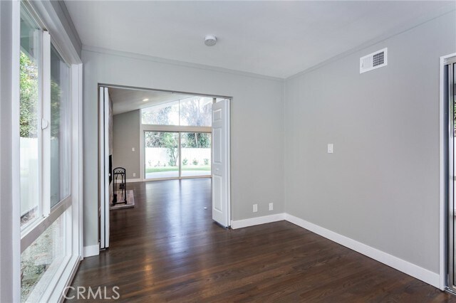 Building Photo - 16231 Moorpark St