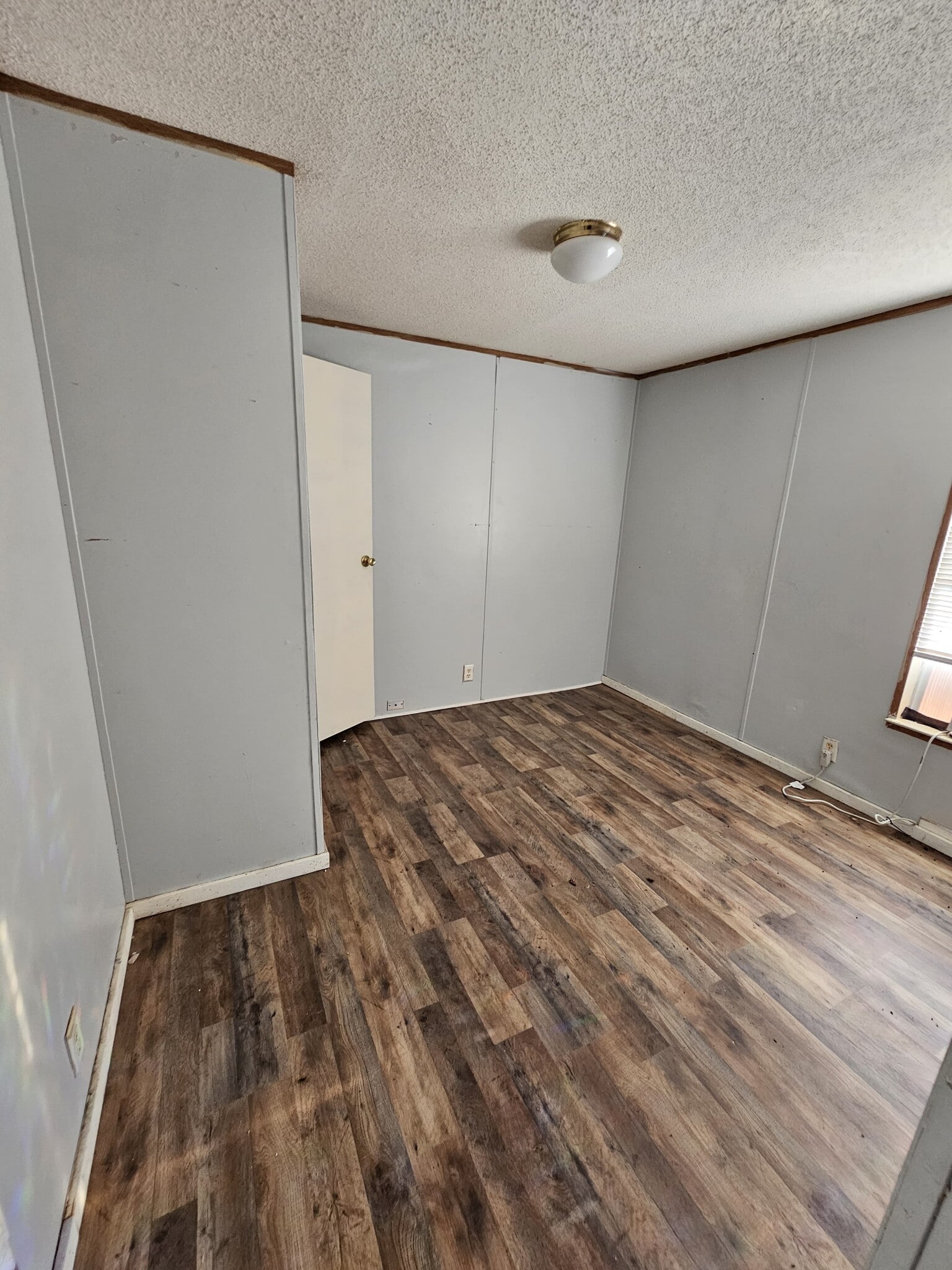 Building Photo - 115 Mary Ave