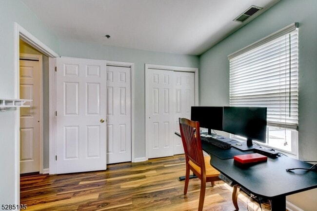 Building Photo - 5803 Tudor Dr