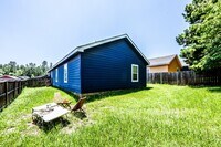 Building Photo - 114 Varsity Dr