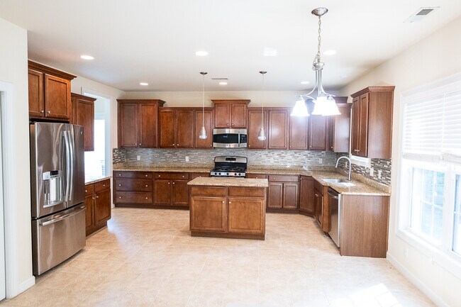 Building Photo - 320 Whitehurst Landing