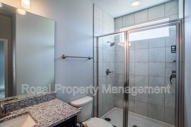 Building Photo - 933 Northern Blvd NE