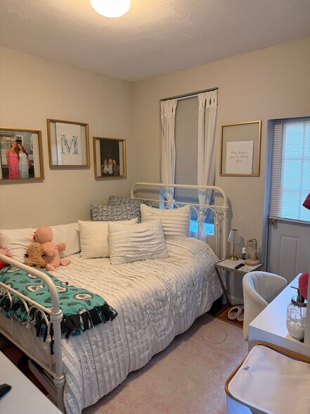 Building Photo - 226 Hanover St