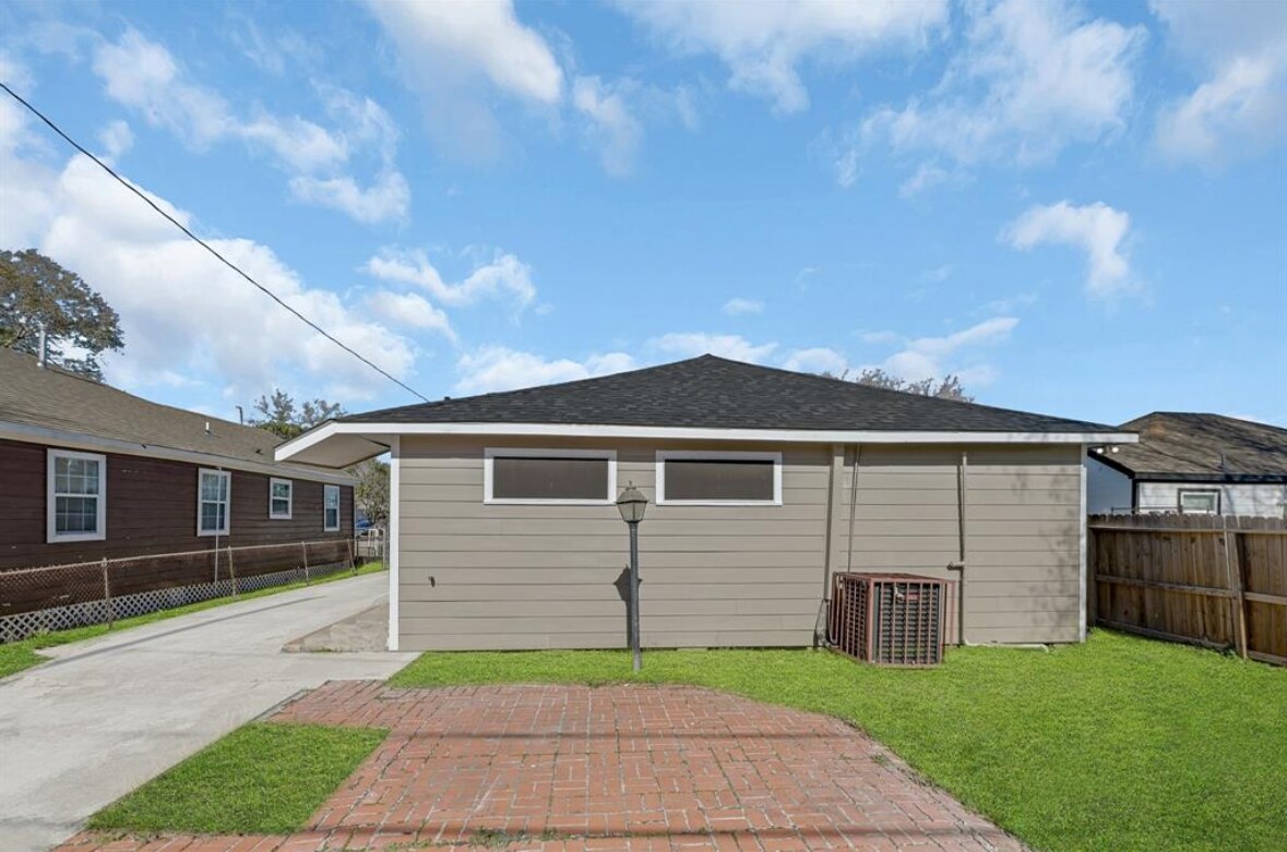 Building Photo - 3446 Seabrook St