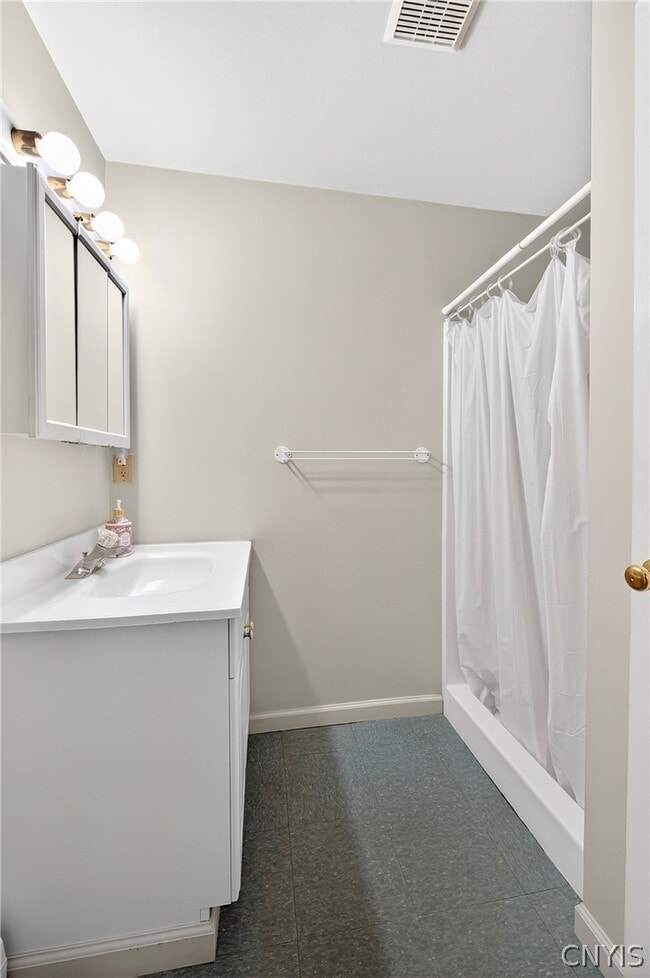 Building Photo - 8237 Mantova Dr
