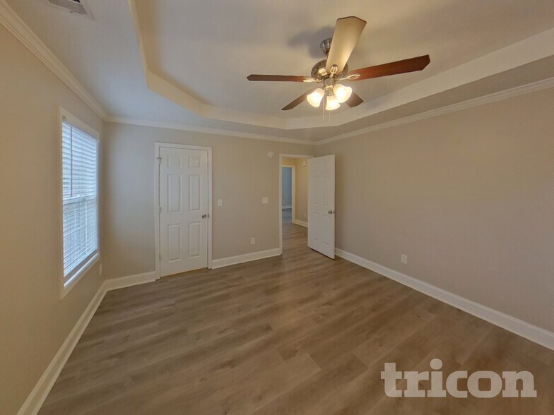 Building Photo - 287 Huntington Dr