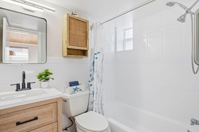 Building Photo - 310 Harrison St