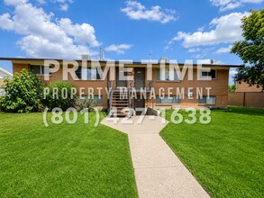 Building Photo - CREC 4 Plex