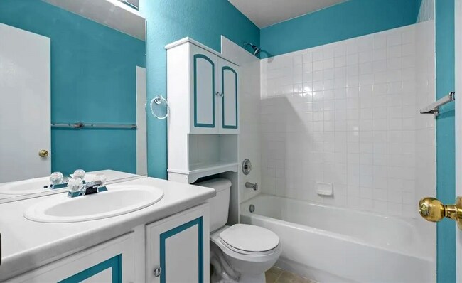 Building Photo - 6124 Scottsbluff Dr