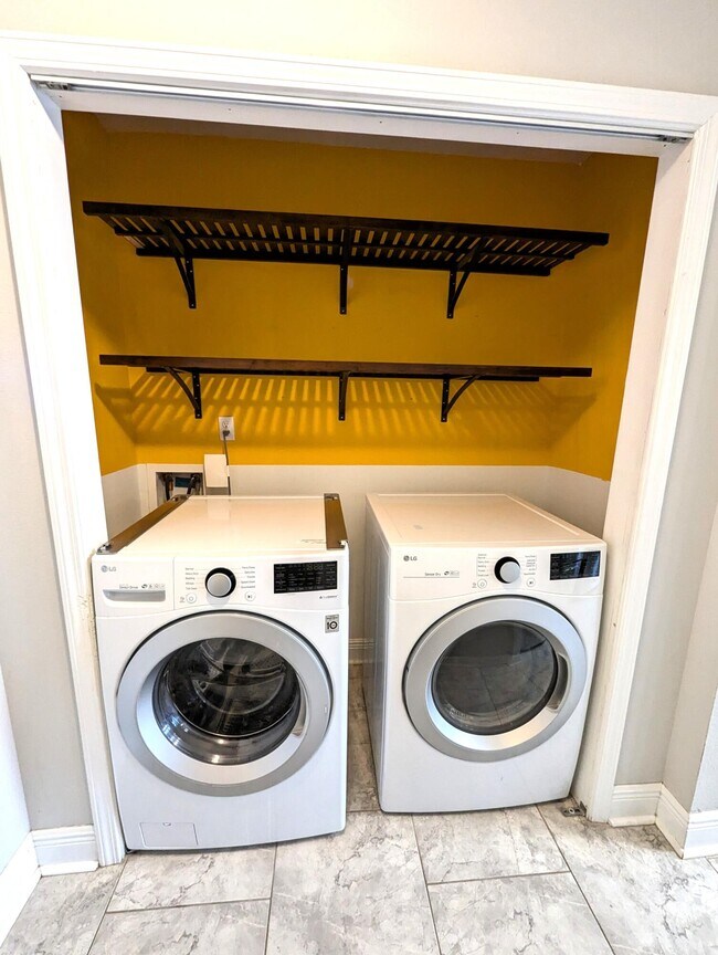 Building Photo - 8129 Segura St