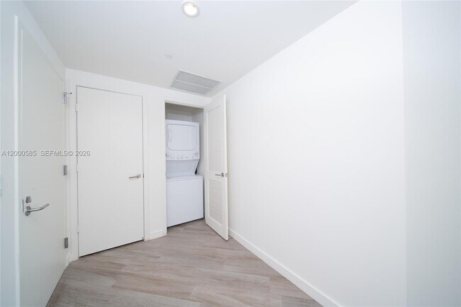 Building Photo - 1100 S Miami Ave