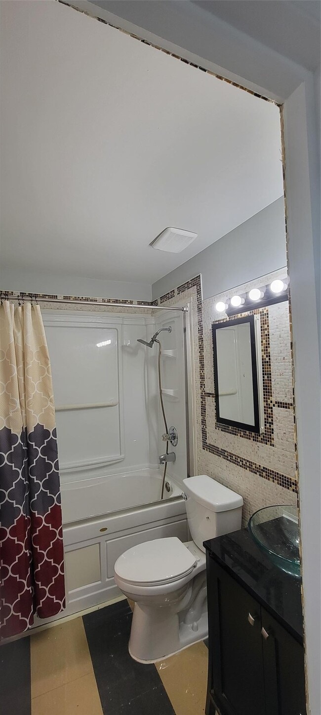 Building Photo - 4608 Whispering Hills Dr