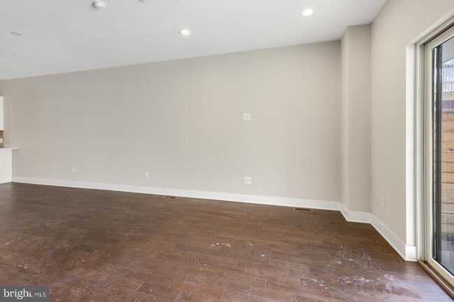 Building Photo - 1250 N 25th St