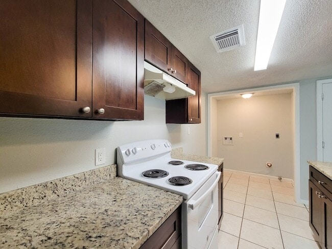 Building Photo - 12332 Ormandy St