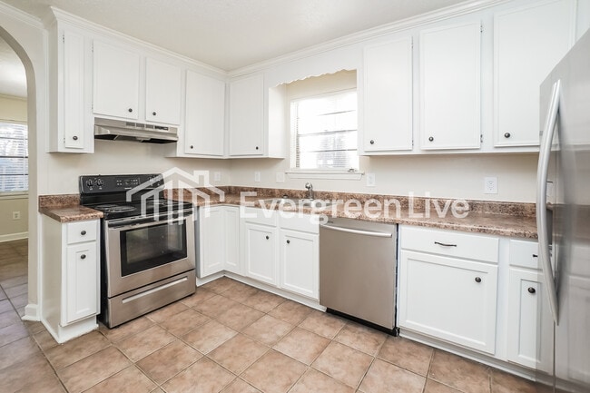 Building Photo - 414 Shenandoah Rd N