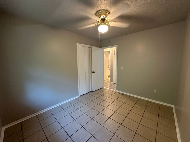 Building Photo - 312 S Avery Dr