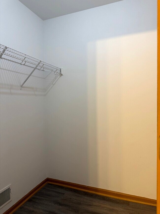 Building Photo - 2208 Rebecca Cir