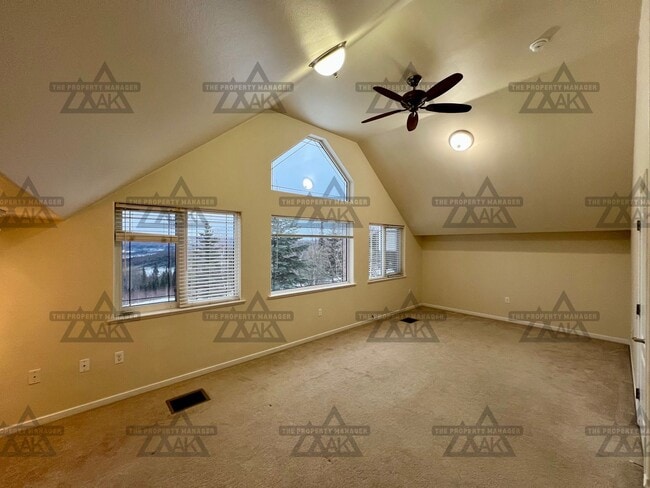 Building Photo - Beautiful 3 bedroom home for rent / Sorry no pets / Heat Included!!