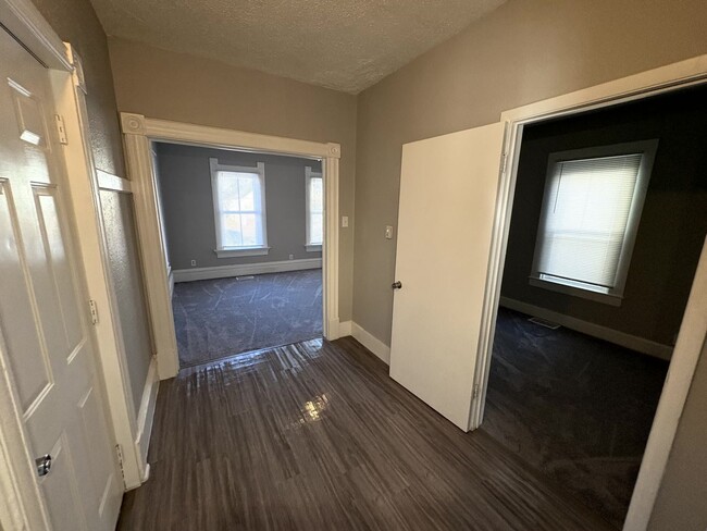Building Photo - Charming 2 Bedroom Home for Rent & In Grea...