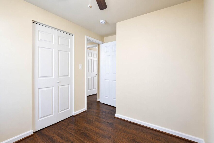 Building Photo - Bright & Comfortable Home in DC