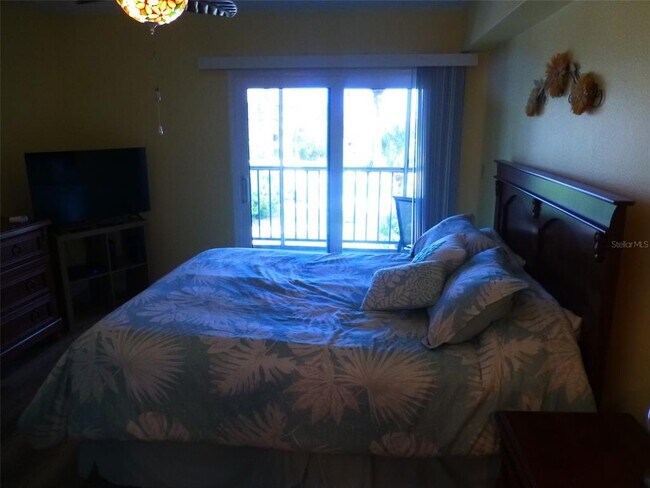 Building Photo - 5557 Sea Forest Dr