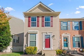 Building Photo - 8211 Water Lily Way