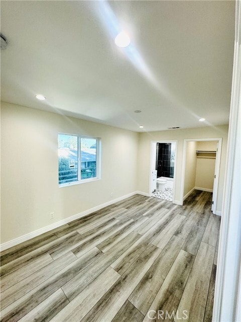 Building Photo - 9318 Encino Ave