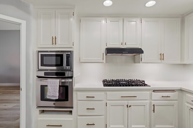 Kitchen - 40605 Ventana Ct