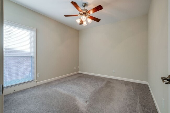 Building Photo - 218 Stoners Glen Ct